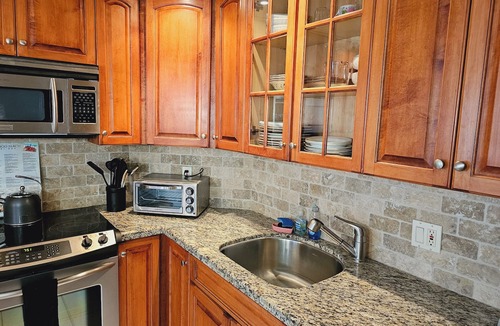 Galt Mile Condo | Lovely Beachfront Condo overlooking the Ocean, private jacuzzi, balcony & pool