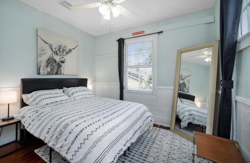 Westside House | Lovely & Historical 3BR - Balcony - Central Location