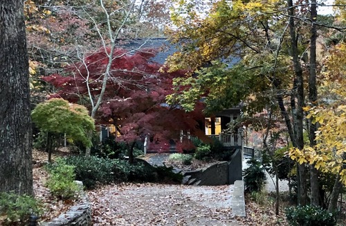 Waleska House | Lovely Lake Escape