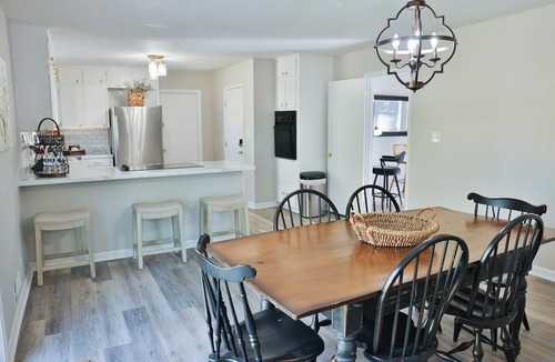 Saks House | Lovely Lindale Home w/Gameroom!