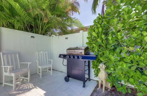 Juno Beach House | Luxe 2BD/2BA w/Heated Pool & 5 Mins to the Beach