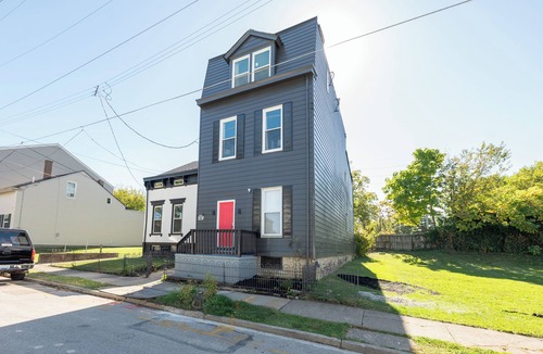 Covington Apartment | Luxe Living Suites #1, 3 minutes to DT Cincy