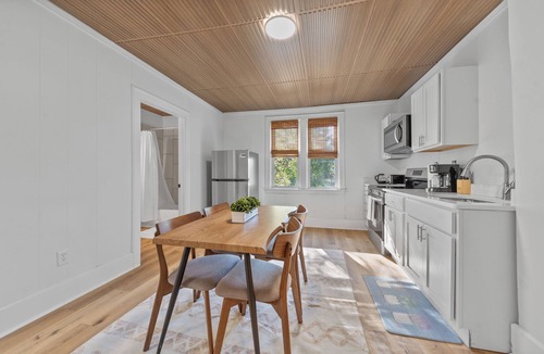 Covington Apartment | Luxe Living Suites #2, 3 minutes to DT Cincy