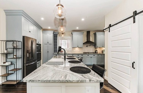 Norwood House | Luxe Modern & Private Home in Heart of Cincinnati!