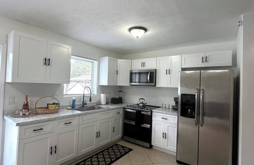 West Hollywood House | Luxery house/pool/near airport/hard rock casino hotel/downtown Hollywood/beach