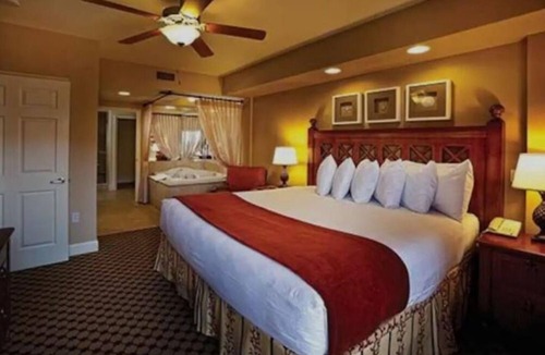 Downtown Orlando Resort | Luxurious 2 Bedroom Beautiful condo Orlando FL, Mins from Disney