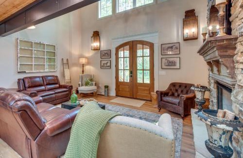 Clarkesville House | Luxurious Clarkesville Cabin w/Decks & Fire Pit