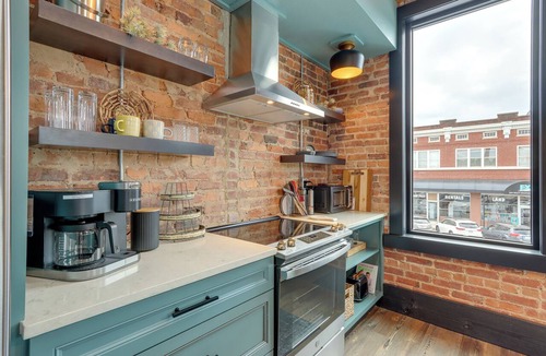 Murphy Apartment | Luxurious Downtown Murphy Vacation Rental Loft!