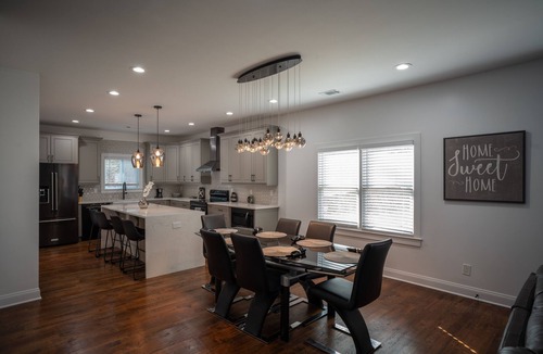 Buford Highway House | Luxurious Fully-Furnished 4-Bedroom Housen
