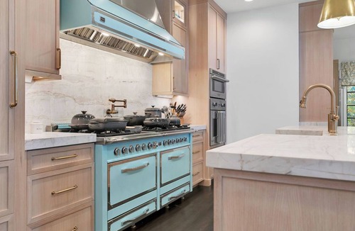 Lake Toxaway House | Luxurious Lakefront. Hot Tub, Private Golf Club, Tennis, Boating, Hiking