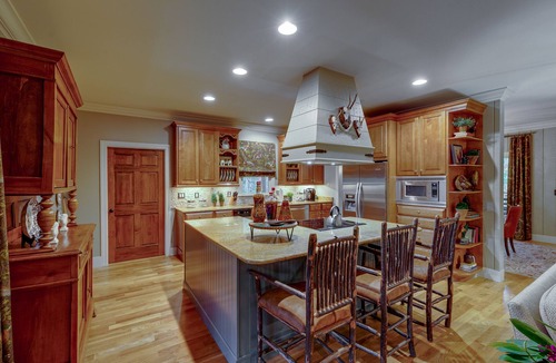 Sapphire House | Luxurious Mountain Escape - Crisp Mountain Air Beckons.