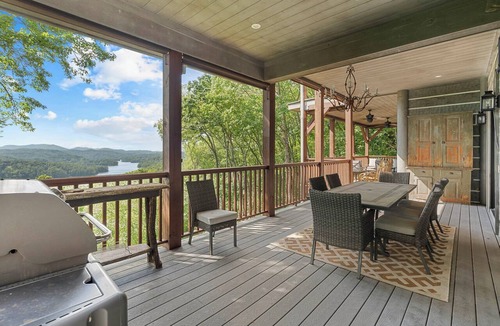 Glenville House | Luxurious Mtn Retreat w/Lake Glenville Views!