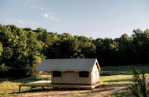 Fountain Inn Other | Luxurious Tented Cabin with Lovely Wildlife in South Carolina