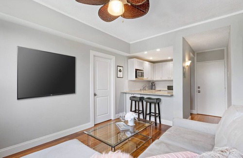 Palm Beach Apartment | Luxury 2 bedroom condo on Palm Beach Island!