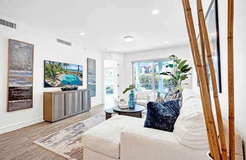 Lauderdale-by-the-Sea Apartment | Luxury 2 Bedroom Villa Near Beach and Ocean Views