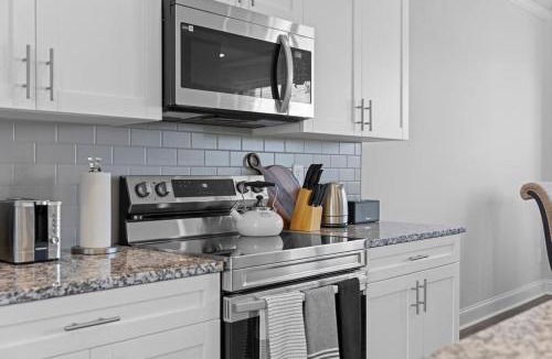Lawrenceville House | Luxury 2 bedrooms, 2.5 baths