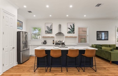 Mid-City House | Luxury 3BD New Build | Gated Parking | Porch+Yard