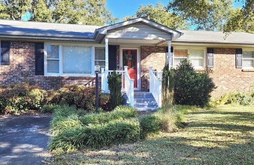 Arcadia House | Luxury 4-bedroom house with AC/indoor fireplace in pleasant Spartanburg