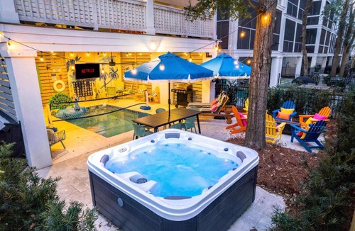 Folly Field House | Luxury 6 Br Sleeps 18 Private Heated Pool Fire Pit