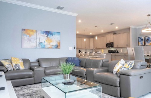 Kissimmee House | Luxury 6BR Resort Home - Near Disney - Pool, Hot Tub & BBQ!