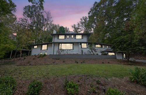 Buckhead House | Luxury 7BR Buckhead Oasis wPool,GameRoom&Firepit
