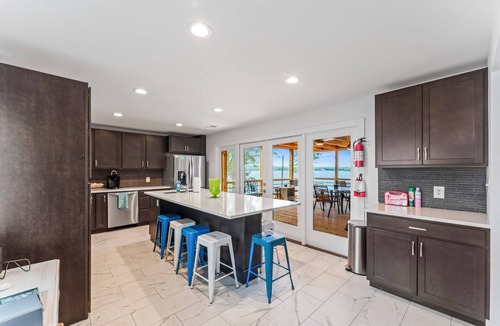 Talladega House | Luxury and Cozy Talladega Lakefront retreat with the best sunset views!