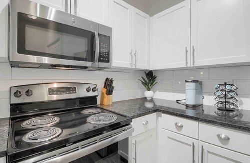 SoNo Apartment | Luxury at Midtown!