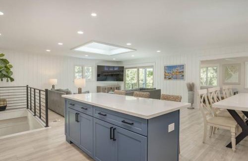 Hilton Head Island House | Luxury Beach House - 2min Walk to Beach - Private Pool - Group & Dog Friendly