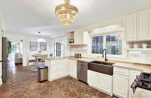 Savannah House | Luxury Boutique Retreat with a Resort-Style Pool