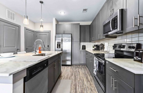 Lindridge-Martin Manor Apartment | Luxury Buckhead Apartment