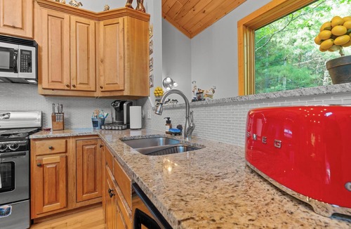 Franklin Cabin | Luxury Cabin: Hot Tub & Game Room