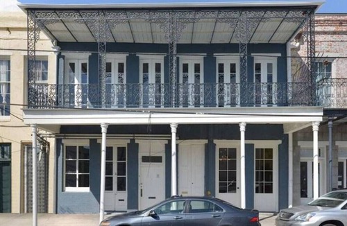 Lower Garden District Condo | Luxury Condo 1 Bed 1.5 Bath Block off Magazine