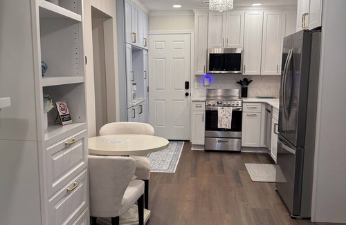Collegedale Cottage | Luxury Cottage "Sparrow" full of amenities in Collegedale perfect for a getaway!