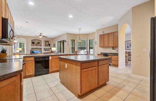 Legacy Park Villa | Luxury Home, Arcade, Heated Private Pool Free, Near Disneyland. Pet Friendly.