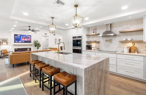 Lighthouse Point House | Luxury Home In Lighthouse Point Island - Heated Pool- Near The Beach - Walkable