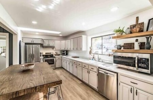 Langston House | Luxury Home on Lake Guntersville