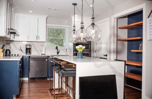 Gainesville House | Luxury Lake Duplex Min From downtown Gainesville B