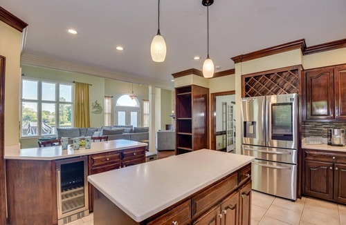 Evans House | Luxury Lakeside Escape with Private Pool, Kayaks and Billiards – Masters Retreat