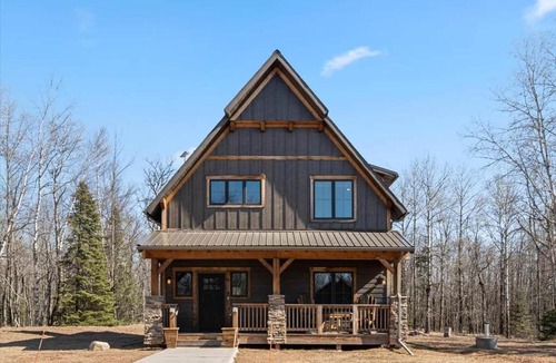 Douglas County House | Luxury Lodge on 40 Private Acres HUMM Sauna Party Barn