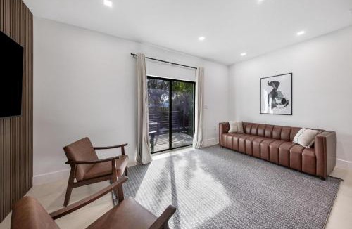 Allapattah House | Luxury Miami Duplex - Sleeps 36 - 2 Hot Tubs