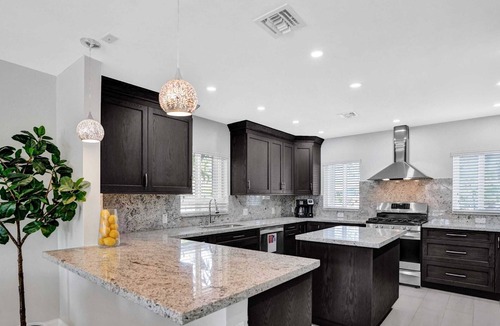 Pompano Isles House | Luxury Pompano Palace Pool And Private Yacht Dock