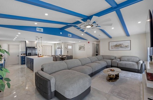 Town N County Park House | Luxury Private Resort | Pickleball Pool Relax