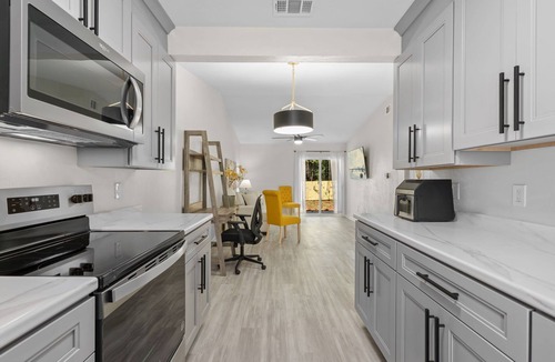 Tallahassee House | LUXURY RENOVATED TOWNHOUSE CLOSE I-10