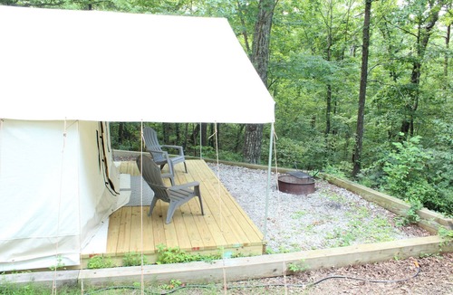 Delta RV Rental | Luxury Spacious Glamping, Lake View, Grill, Pool, Pet Friendly, Swim