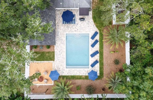 Saint Simons Heights House | Luxury St. Simons Island Vacation Rental with Private Pool | Sleeps 10