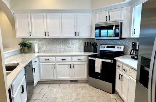 Counce House | Luxury waterfront Villa on Pickwick Lake w/sensational views, boat slip, pool!