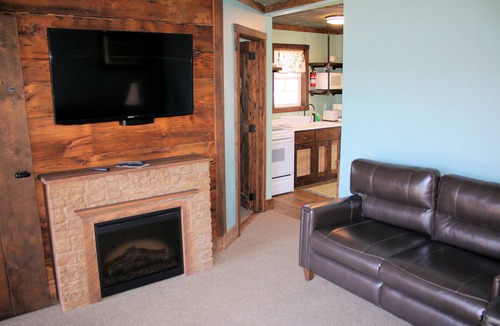 Almo Cabin | Lynnhurst Resort - Kentucky Lake Water View Cabin 4 (Dog Friendly!)