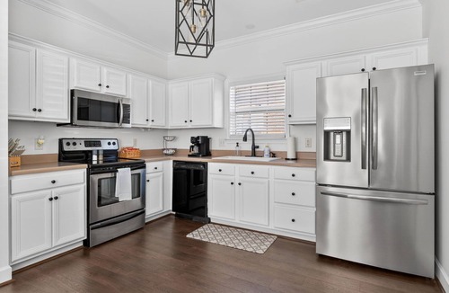 Hoover House | Main Level Luxury Living in Vestavia Hills!