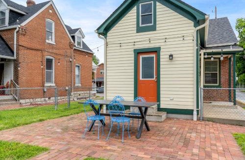 St. Charles House | Maison Champignon