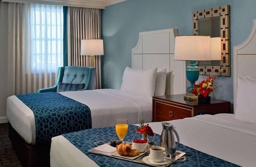 French Quarter Hotel | Make Your Trip More Enjoyable! 3 Classy Units, Pets Allowed, Outdoor Pool!